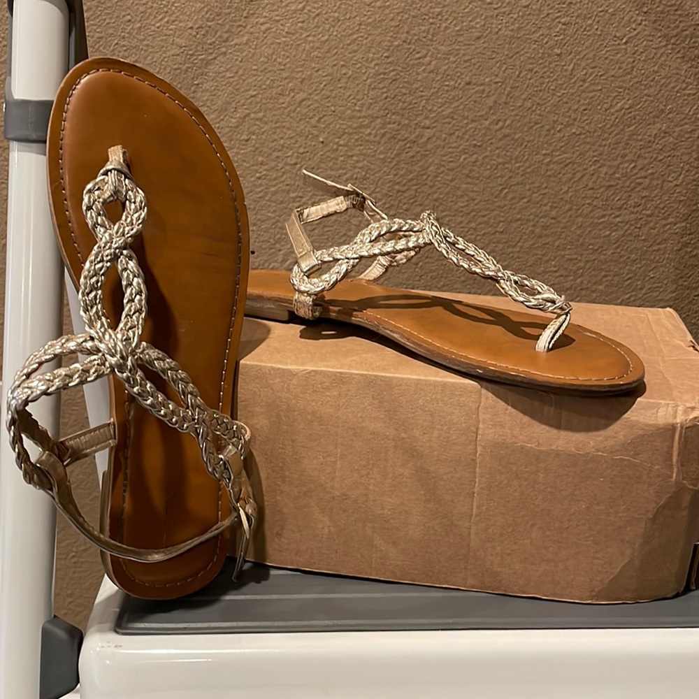 Womens 7 1/2 gold braided sandals by Merona